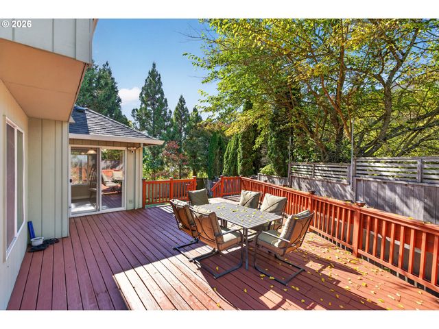 12739 Sw LESSER Rd, Portland, OR 97219