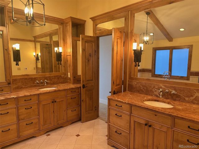 10541 Sandstone Run, Littleton, CO 80125