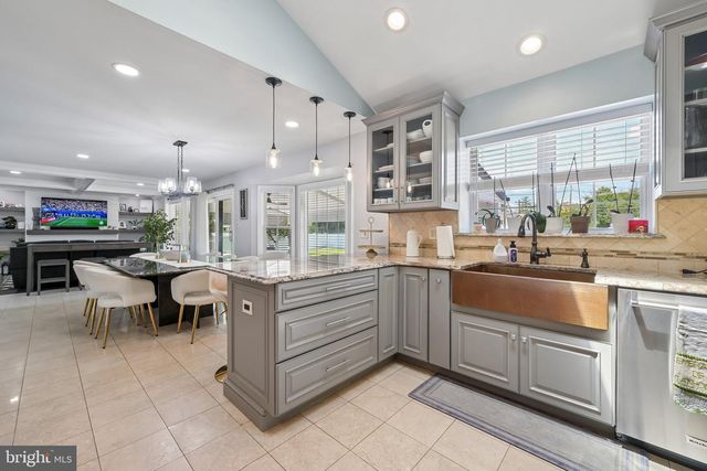 2206 DERBY DR, Cinnaminson, NJ 08077