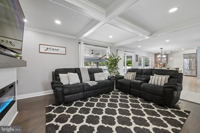 2206 DERBY DR, Cinnaminson, NJ 08077