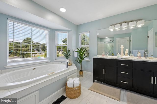 2206 DERBY DR, Cinnaminson, NJ 08077