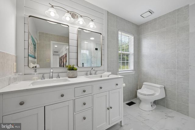 2206 DERBY DR, Cinnaminson, NJ 08077