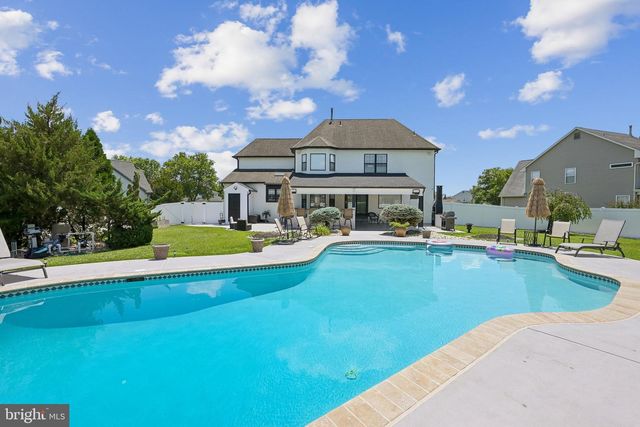 2206 DERBY DR, Cinnaminson, NJ 08077