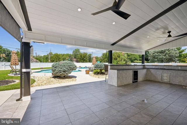 2206 DERBY DR, Cinnaminson, NJ 08077