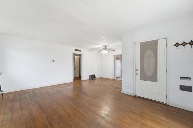 1127 W 19th St, Merced, CA 95340