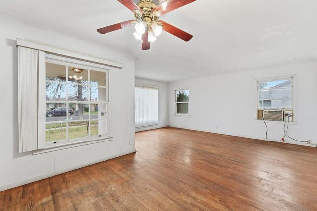 1127 W 19th St, Merced, CA 95340