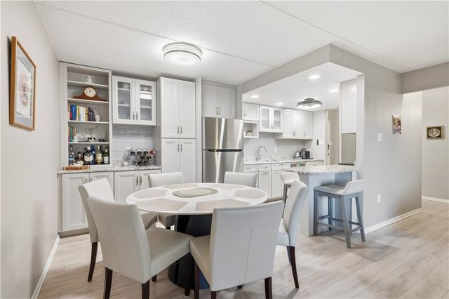 5600 Munhall Road 501, Squirrel Hill, PA 15217