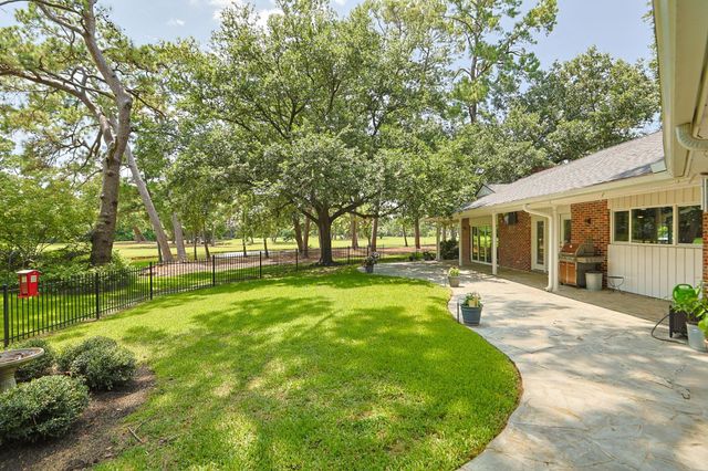 5911 Masters Drive, Houston, TX 77069