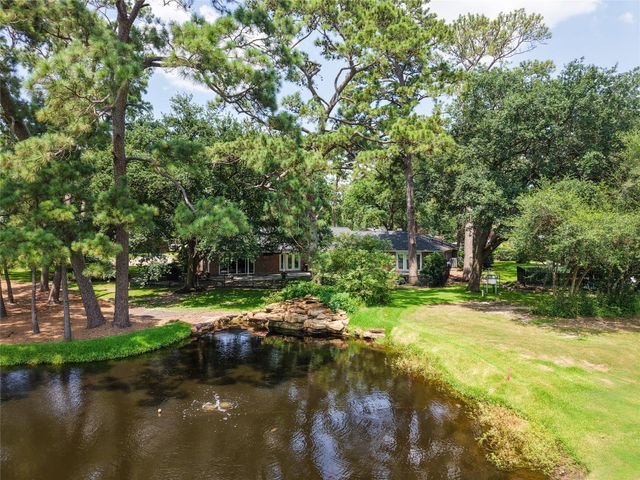 5911 Masters Drive, Houston, TX 77069