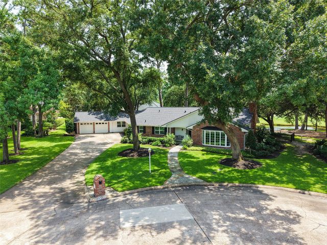 5911 Masters Drive, Houston, TX 77069