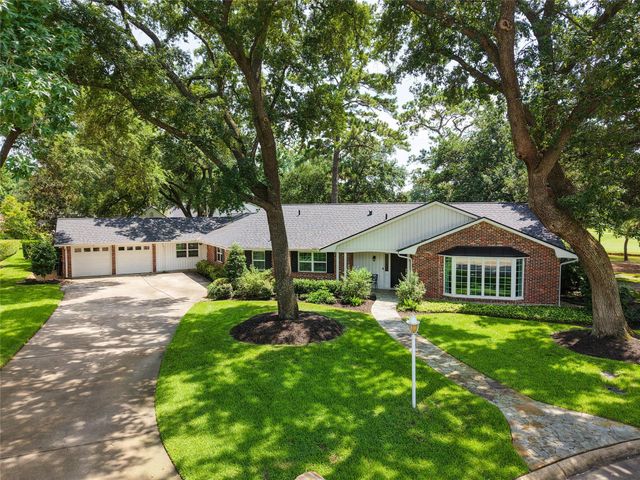 5911 Masters Drive, Houston, TX 77069