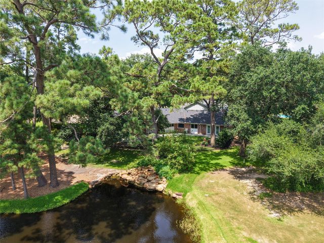 5911 Masters Drive, Houston, TX 77069