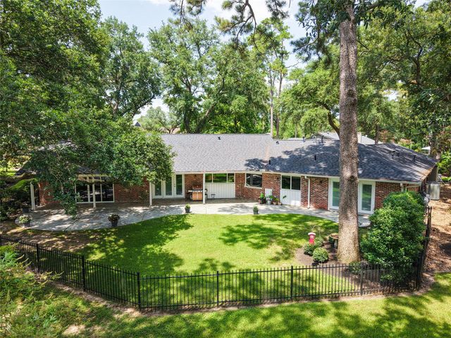5911 Masters Drive, Houston, TX 77069