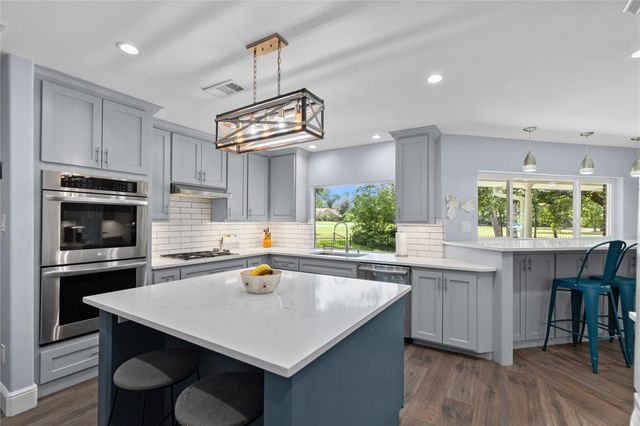 5911 Masters Drive, Houston, TX 77069