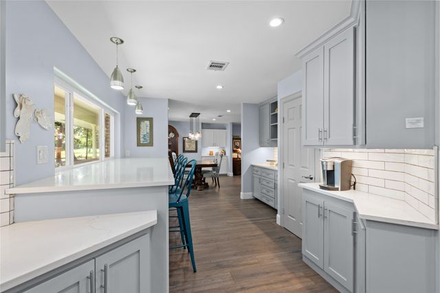 5911 Masters Drive, Houston, TX 77069