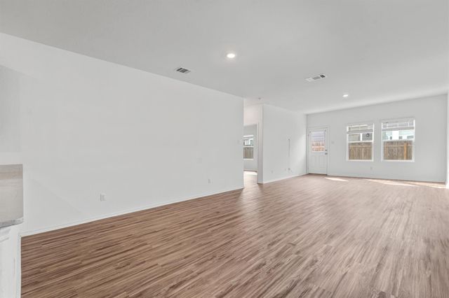 125 Mica TRL, Maxwell, TX 78656