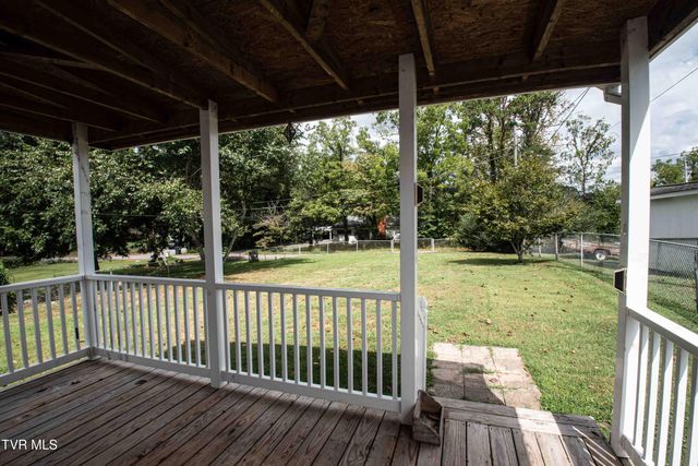 1524 Parton Drive, Kingsport, TN 37660
