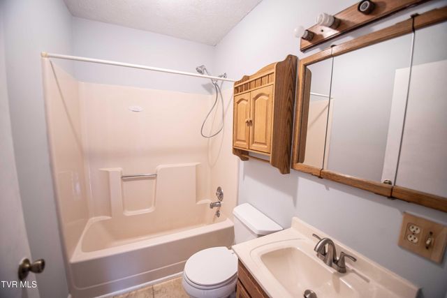 1524 Parton Drive, Kingsport, TN 37660