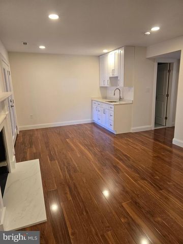 2106 BOBBYBER DR, Vienna, VA 22182