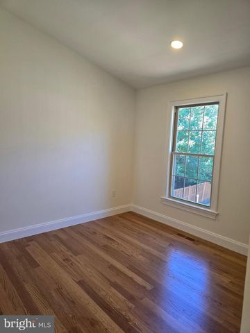 2106 BOBBYBER DR, Vienna, VA 22182