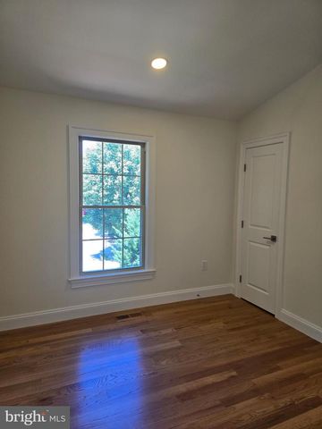 2106 BOBBYBER DR, Vienna, VA 22182