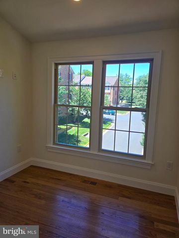 2106 BOBBYBER DR, Vienna, VA 22182