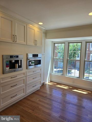 2106 BOBBYBER DR, Vienna, VA 22182