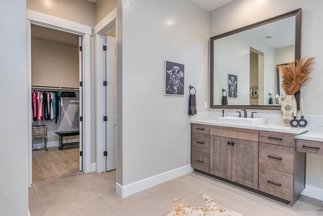 4067 Whitney Vista Ln, Rocklin, CA 95677