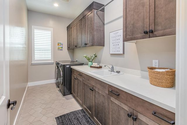 4067 Whitney Vista Ln, Rocklin, CA 95677