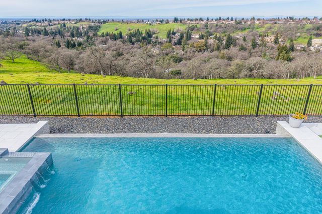 4067 Whitney Vista Ln, Rocklin, CA 95677