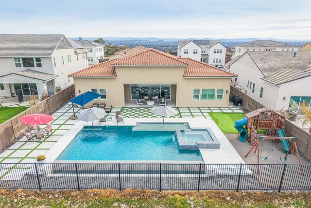 4067 Whitney Vista Ln, Rocklin, CA 95677