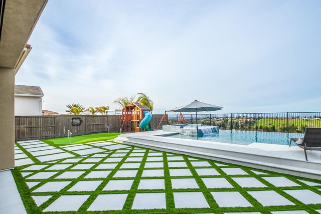 4067 Whitney Vista Ln, Rocklin, CA 95677