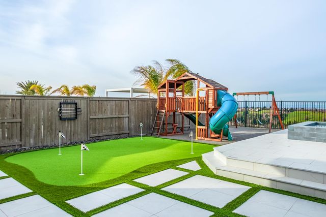 4067 Whitney Vista Ln, Rocklin, CA 95677