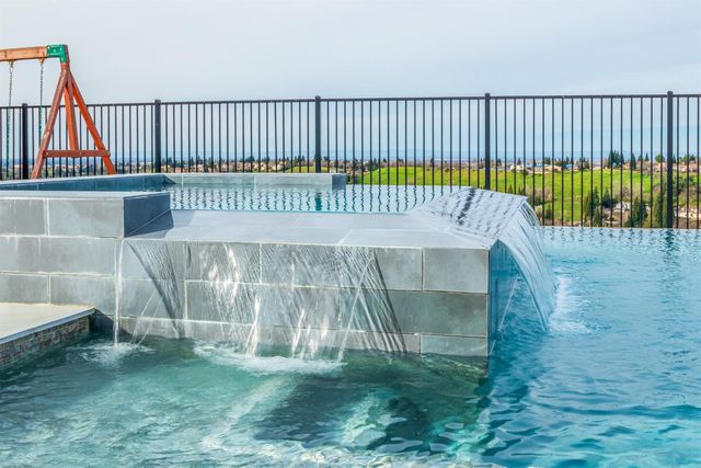 4067 Whitney Vista Ln, Rocklin, CA 95677