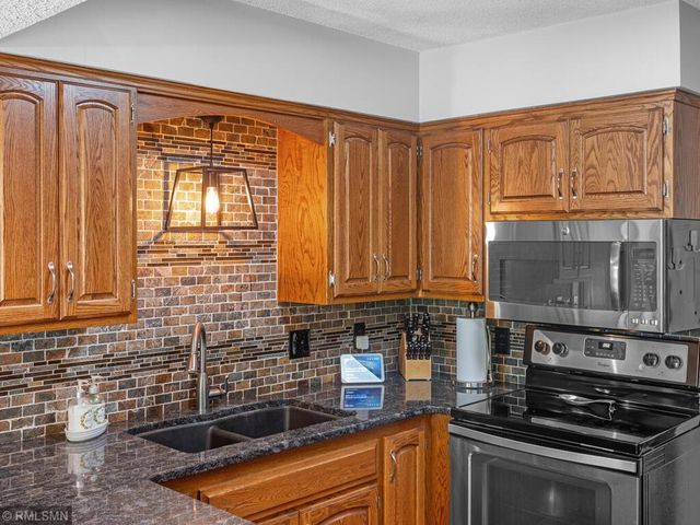 3920 Linden Circle, Chanhassen, MN 55331