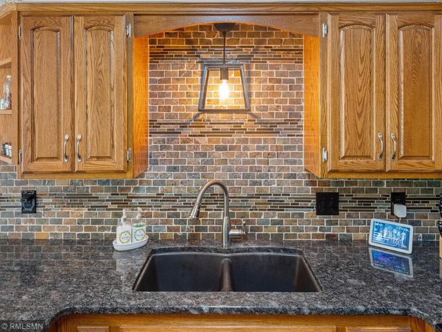 3920 Linden Circle, Chanhassen, MN 55331