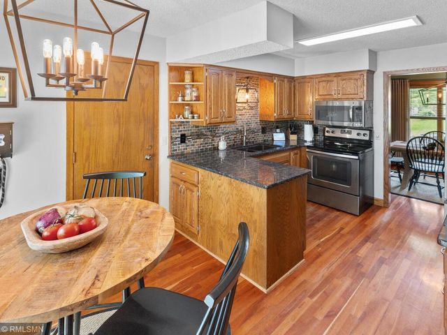 3920 Linden Circle, Chanhassen, MN 55331