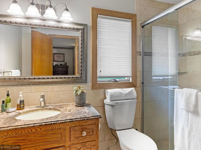 3920 Linden Circle, Chanhassen, MN 55331