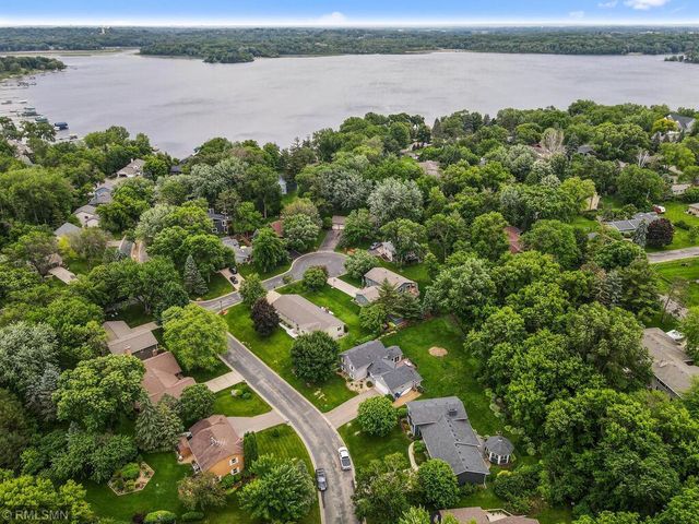 3920 Linden Circle, Chanhassen, MN 55331