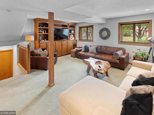 3920 Linden Circle, Chanhassen, MN 55331