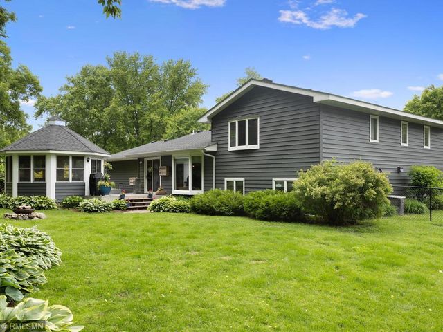 3920 Linden Circle, Chanhassen, MN 55331