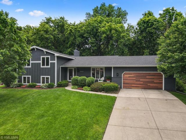 3920 Linden Circle, Chanhassen, MN 55331