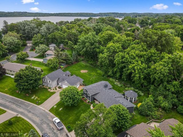 3920 Linden Circle, Chanhassen, MN 55331