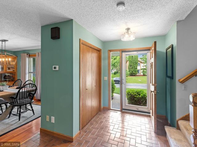 3920 Linden Circle, Chanhassen, MN 55331