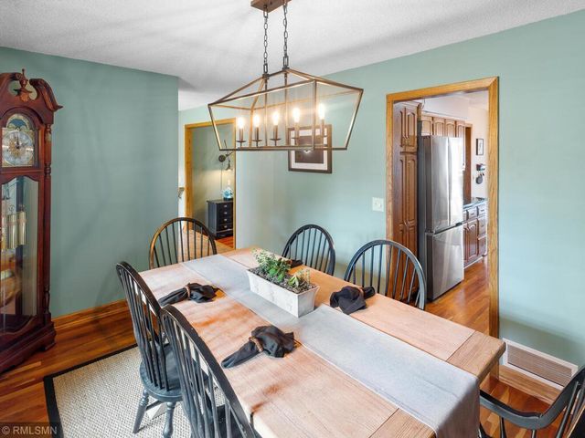 3920 Linden Circle, Chanhassen, MN 55331