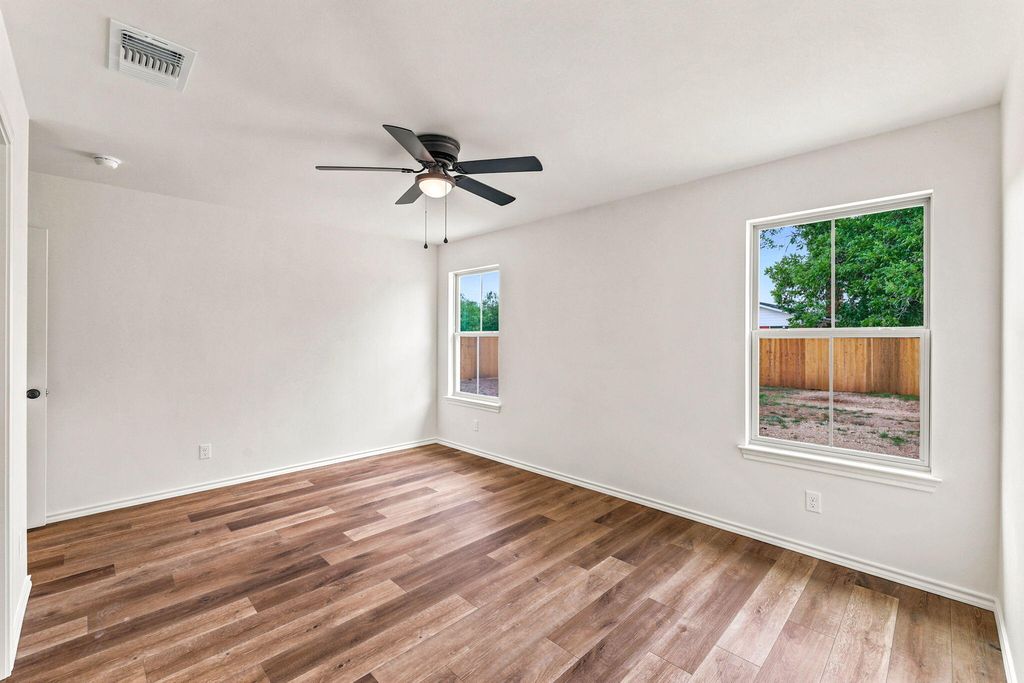 Image 13 of property listing at 3611 Grape Creek Road, San Angelo, TX 76903