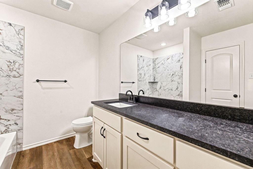 Image 14 of property listing at 3611 Grape Creek Road, San Angelo, TX 76903