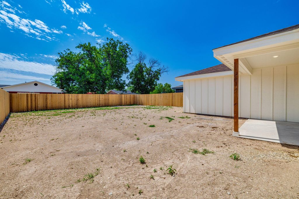Image 21 of property listing at 3611 Grape Creek Road, San Angelo, TX 76903
