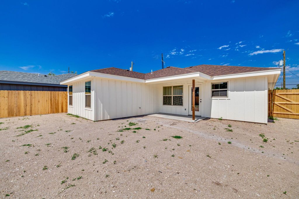 Image 22 of property listing at 3611 Grape Creek Road, San Angelo, TX 76903