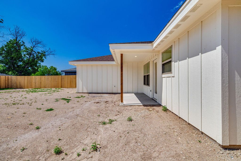 Image 25 of property listing at 3611 Grape Creek Road, San Angelo, TX 76903